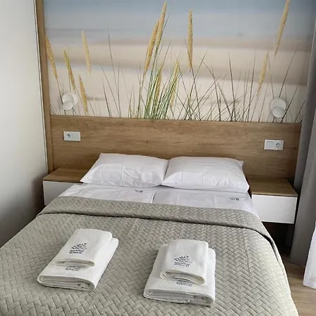 Apartament Nadmorski Z Basenem Klifowa Rewal Exterior photo