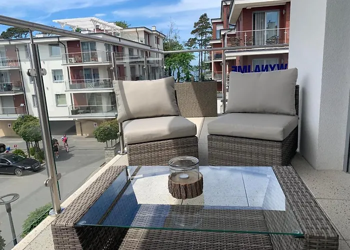 Apartament Nadmorski Z Basenem Klifowa Rewal